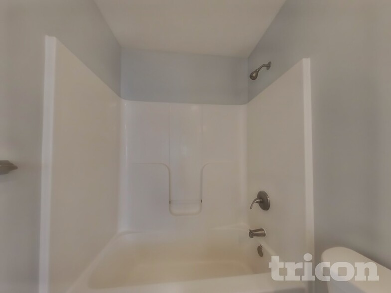 Building Photo - 1605 Mary Ct