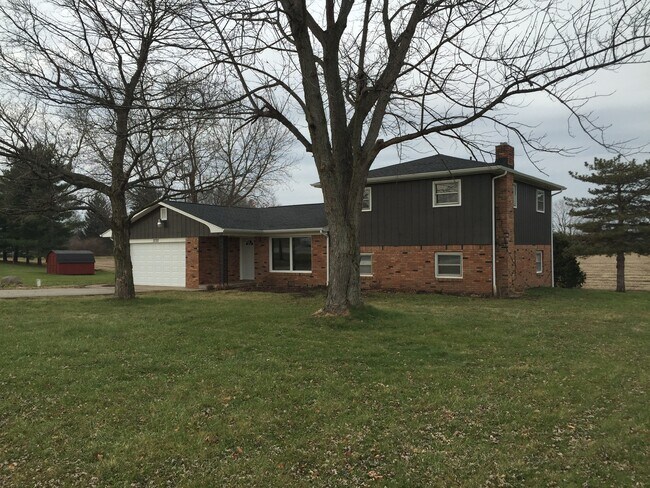 Building Photo - Gorgeous West Lafayette 4 bedroom Home - New Kitchen, Many Upgrades!