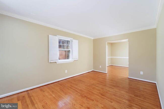 Building Photo - 6746 Hillandale Rd