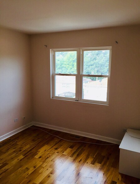 Building Photo - 2501 W 36th St