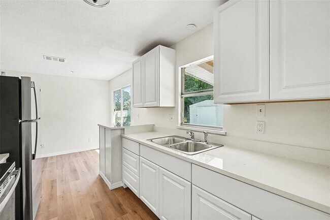 Building Photo - 6515 3rd St Ct W