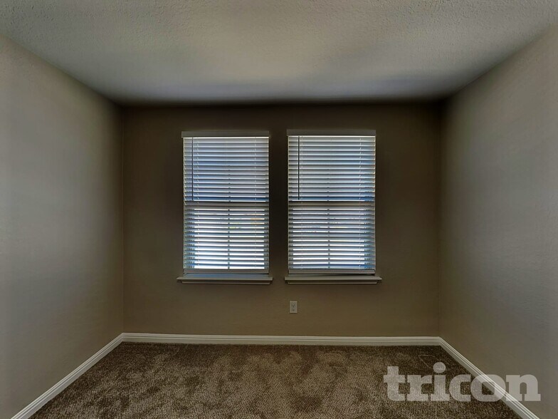 Building Photo - 2676 Diamondback Trail