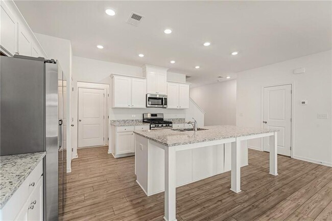 Building Photo - 649 Isom Walk