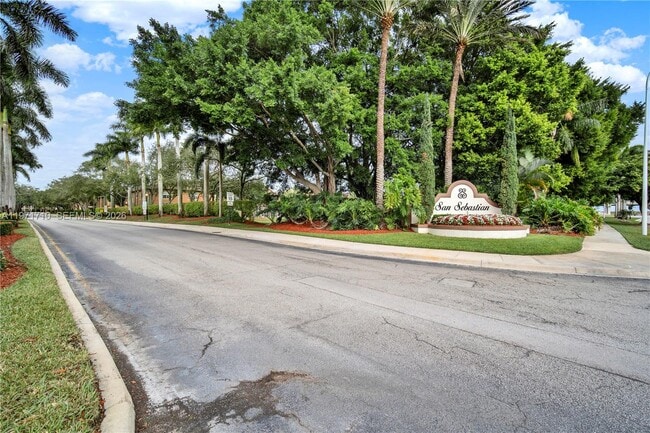 Building Photo - 1516 Veracruz Ln