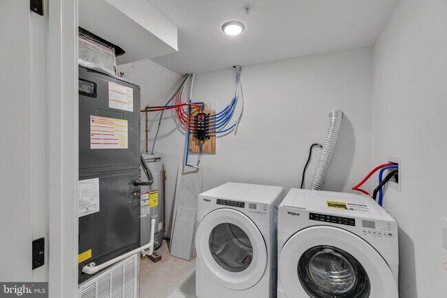 Building Photo - 1617 Brown St