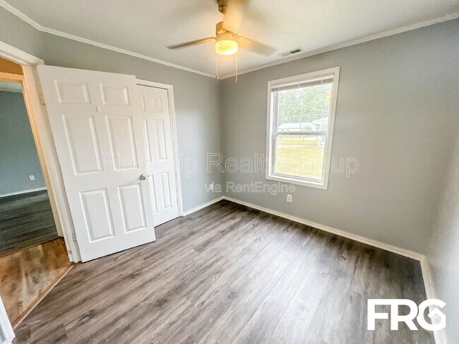 Building Photo - 122 Blaire Ln