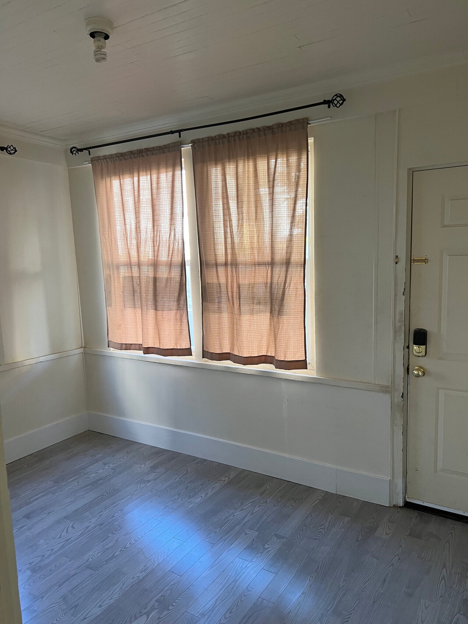 Building Photo - 54 Ashwood Ave