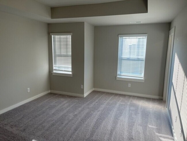 Building Photo - Stunning home in Murfreesboro