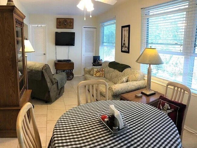 Building Photo - 2071 Australia Way W