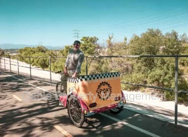 Building Photo - 2320 Fernleaf St