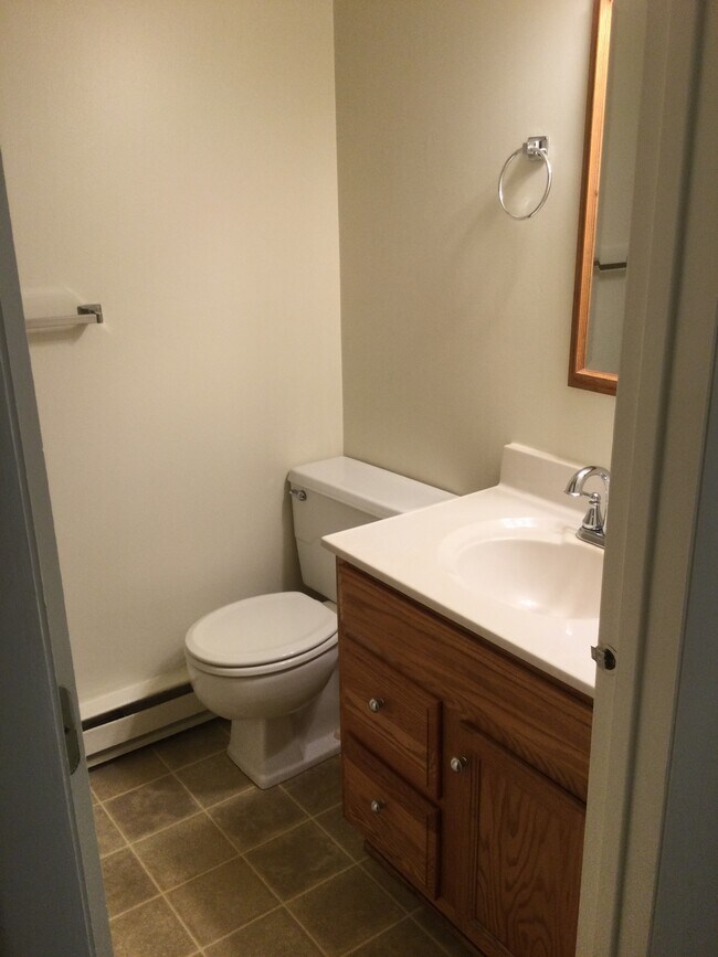 Bath - 213 Lindell Dr