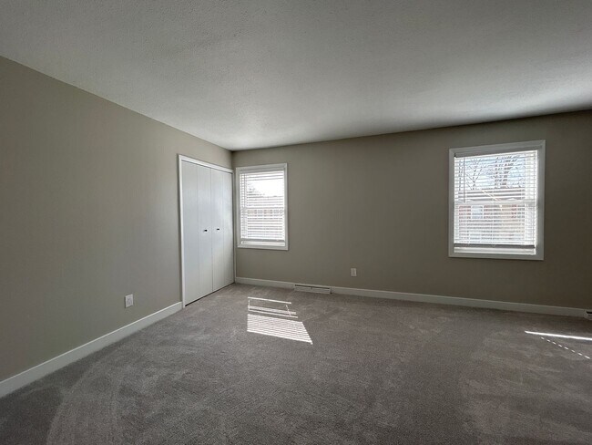 Building Photo - Beautifully Redone 3-Bedroom, 1.5-Bathroom Condo with Attached Garage – $1,725/Month (Lawn Care &...