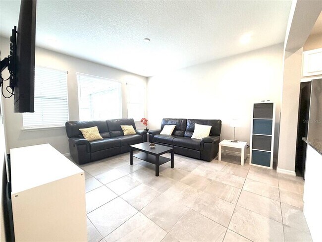 Building Photo - 15910 Marina Bay Dr