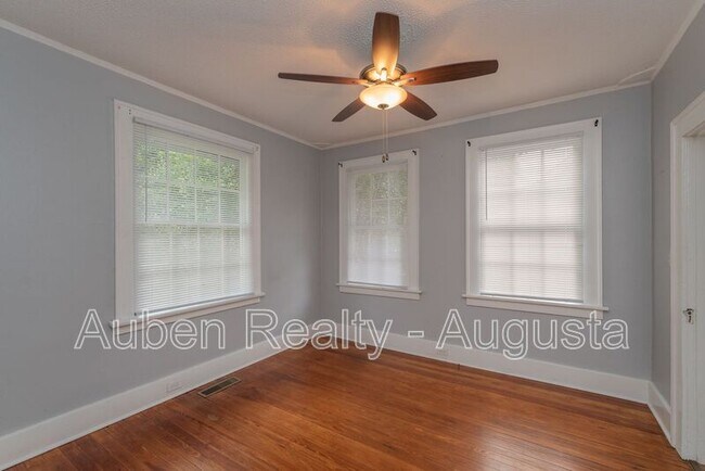 Building Photo - 2056 McDowell St