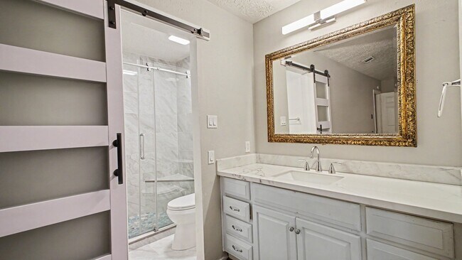 Building Photo - 215 Redbud Cir