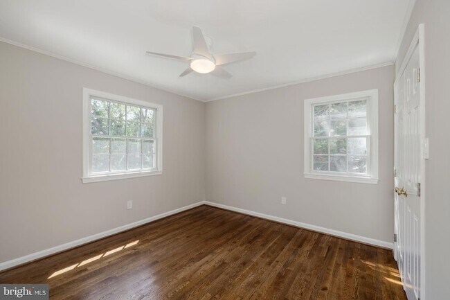 Building Photo - 4887 35th Rd N