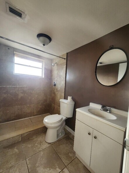 Building Photo - 7900 Tatum Waterway Dr