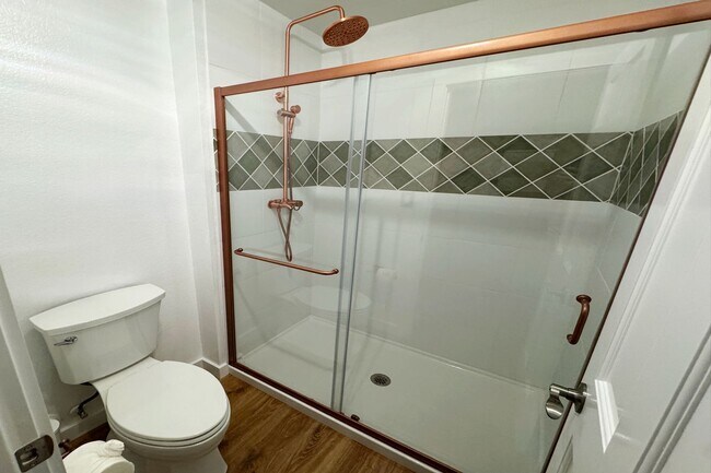 Building Photo - Luxury Scottsdale Condo: Modern Comfort in...