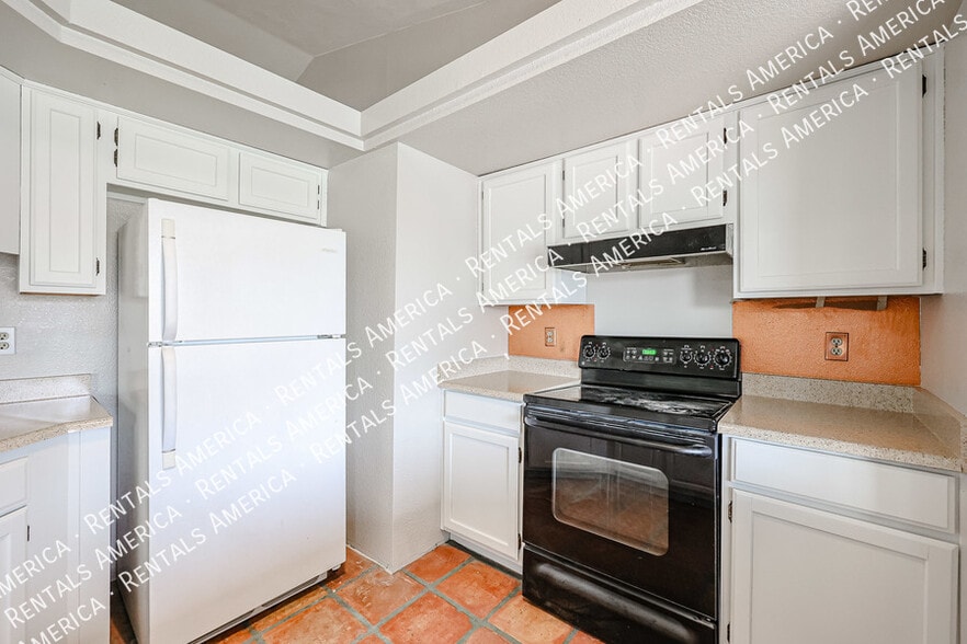 Building Photo - 18433 N 56th Dr