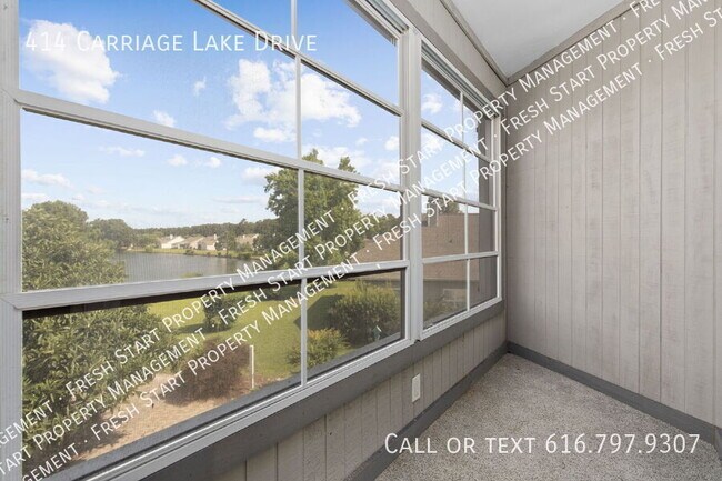Building Photo - 414 Carriage Lake Dr