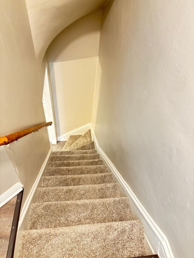 Building Photo - 2 BR Home Available in Catasauqua, PA