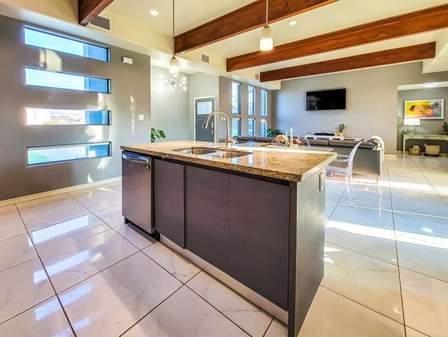 Building Photo - 2375 Oak Breeze Cir