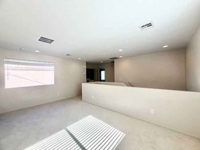 Building Photo - SPACIOUS 3 BEDROOM + LOFT | SILVERSTONE RANCH | GILCREASE ORCHARD VIEWS