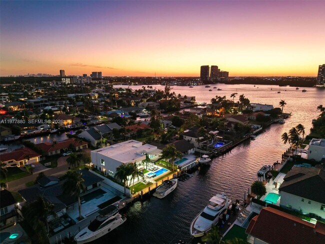 Building Photo - 3367 NE 168th St