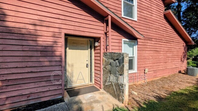 Building Photo - 1725 Wynndowne Trail