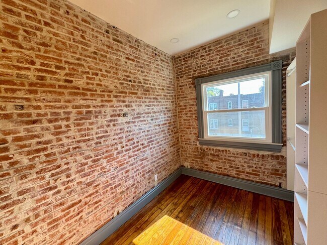 Building Photo - 2137-2139 California St,