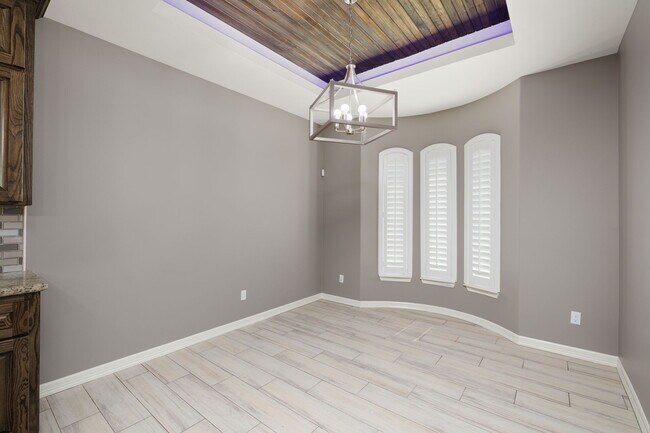 Building Photo - 2408 Ebony Ave