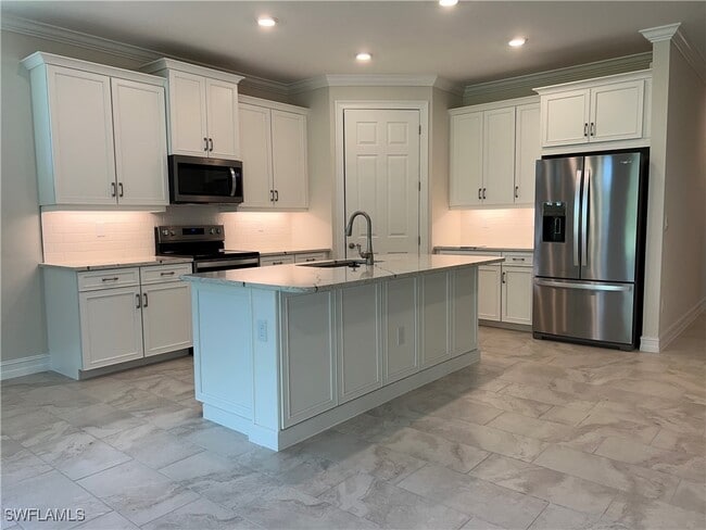 Building Photo - 331 Tamarindo Ln