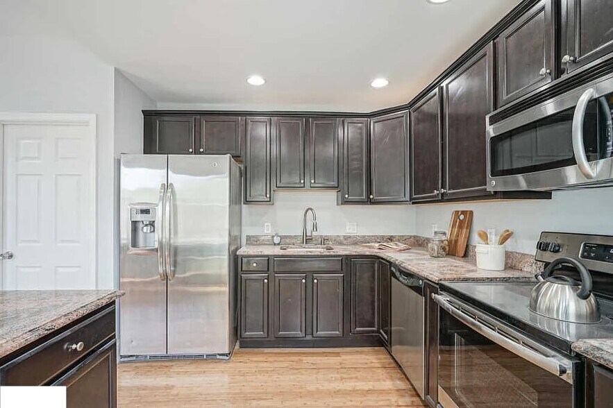 Building Photo - 217 Shurs Ln