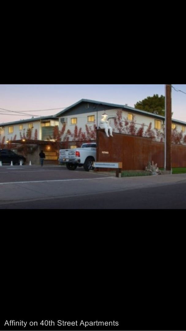 Building Photo - 2108 S Rural Rd