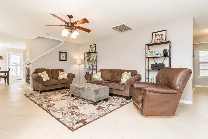Living room - 2635 Skyview Knoll Ct