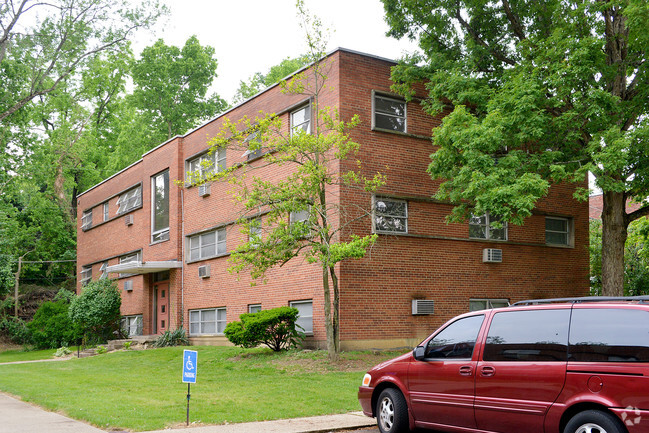 Building Photo - Beech Crown Apartments