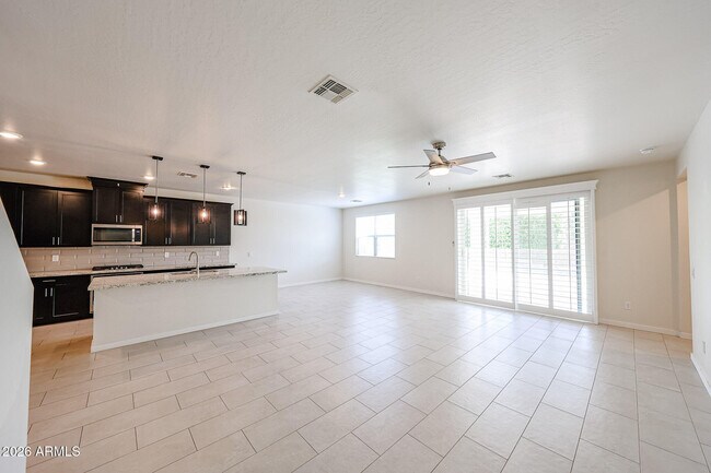 Building Photo - 14090 W Old Oak Ln