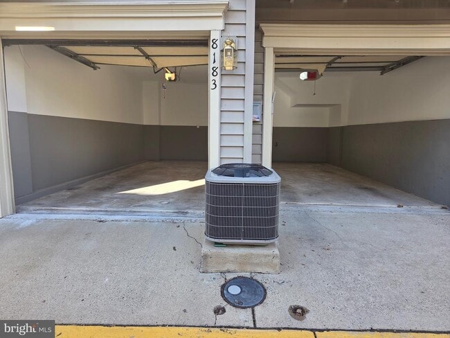 Building Photo - 8183 Skelton Cir