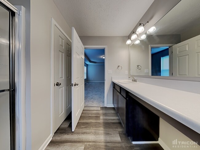 Building Photo - 2089 Shadow Fox Dr