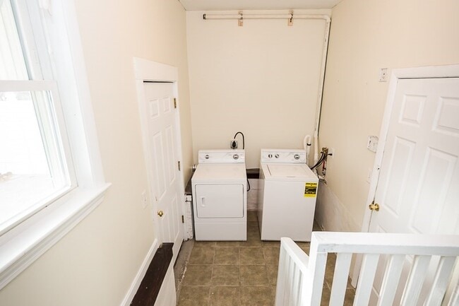 Building Photo - 103 Magoun Ave