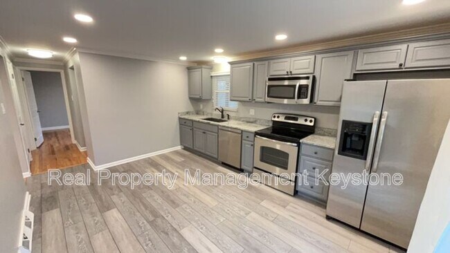 Building Photo - 575 Sautter Dr