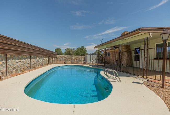 Building Photo - 3021 Fierro Dr