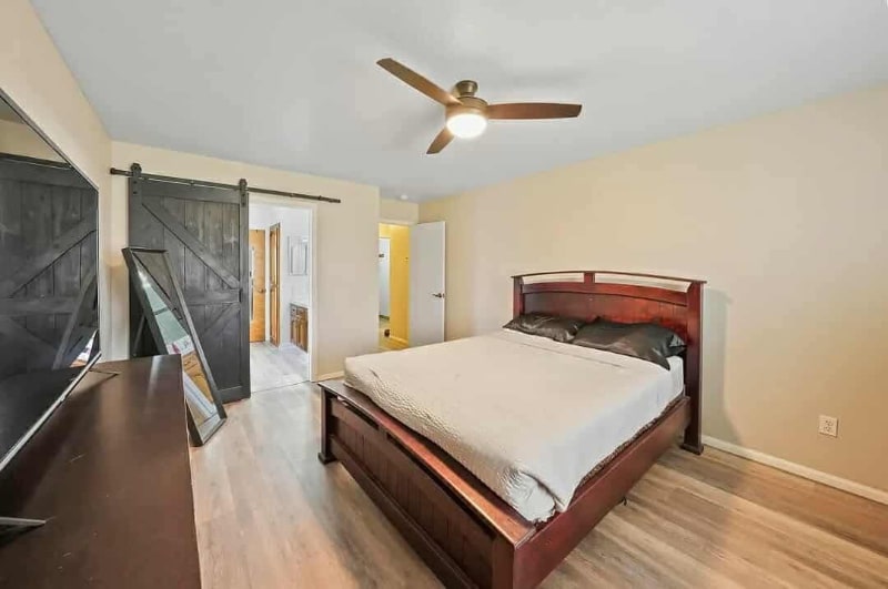 Building Photo - 2336 W Roby Ave