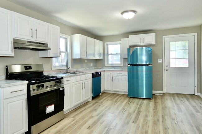 Building Photo - 2163 Hoops Dr