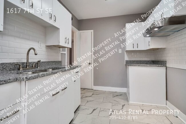 Building Photo - 1617 7th St SE