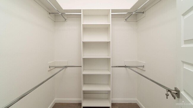 Building Photo - 15 E Yuma Ave