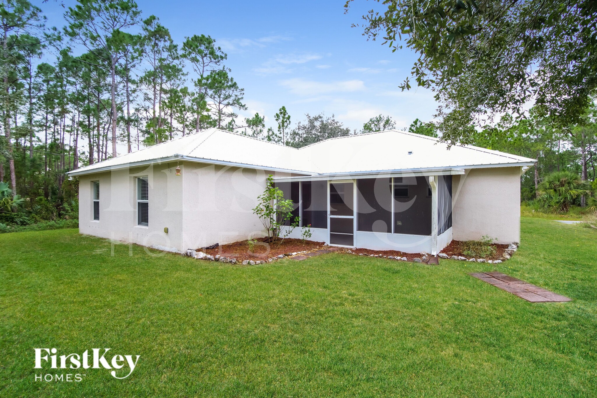 Building Photo - 544 Gagnon St SE