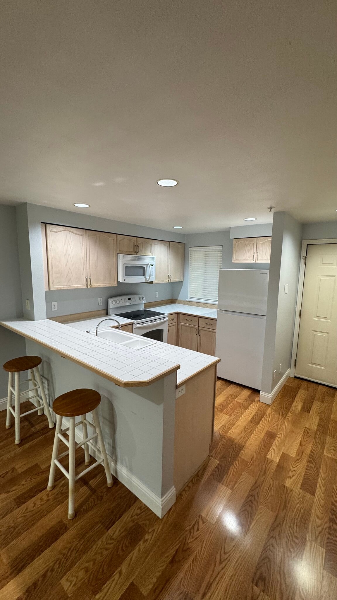 Kitchen - 15805 Waynita Way NE