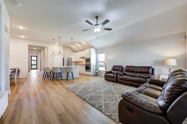 Building Photo - 31416 Cedar Elm Trl