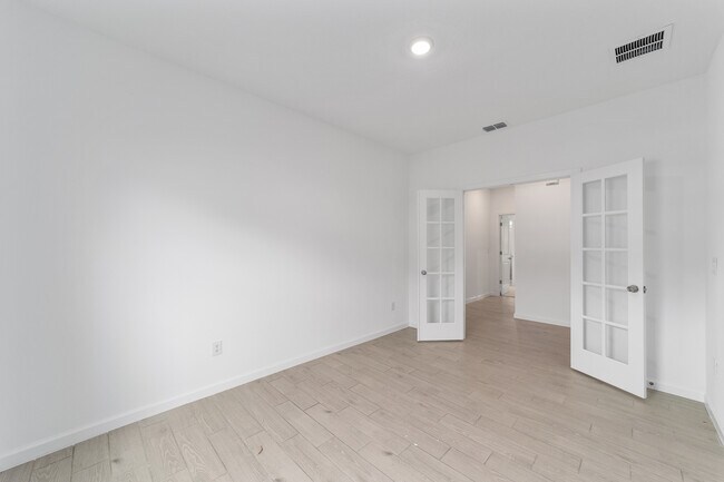 Building Photo - 7341 SW 76th Ter